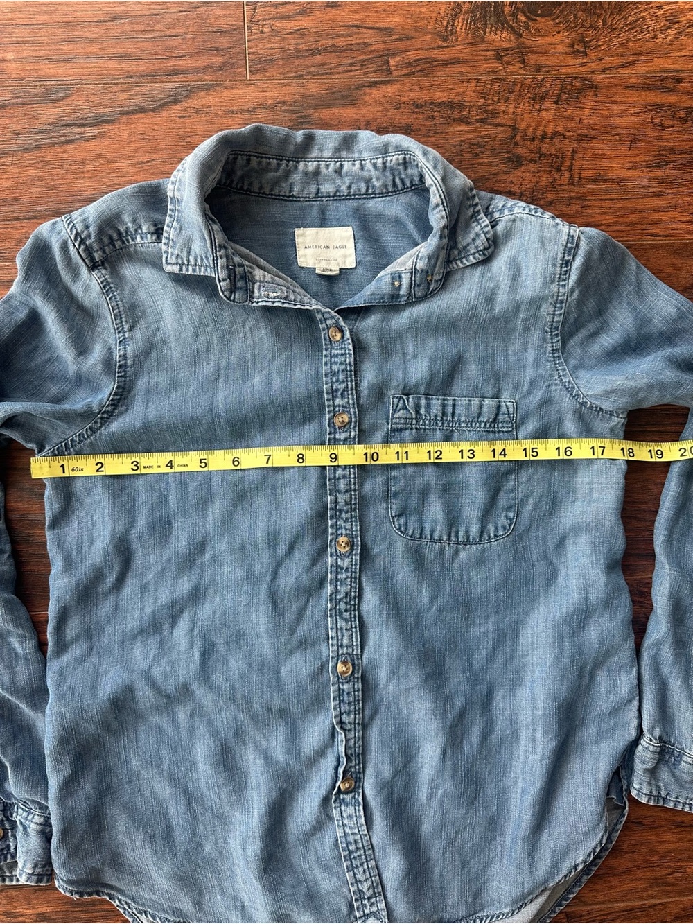 American Eagle Boyfriend Fit Chambray Denim Button Down Shirt Small - Picture 5 of 8